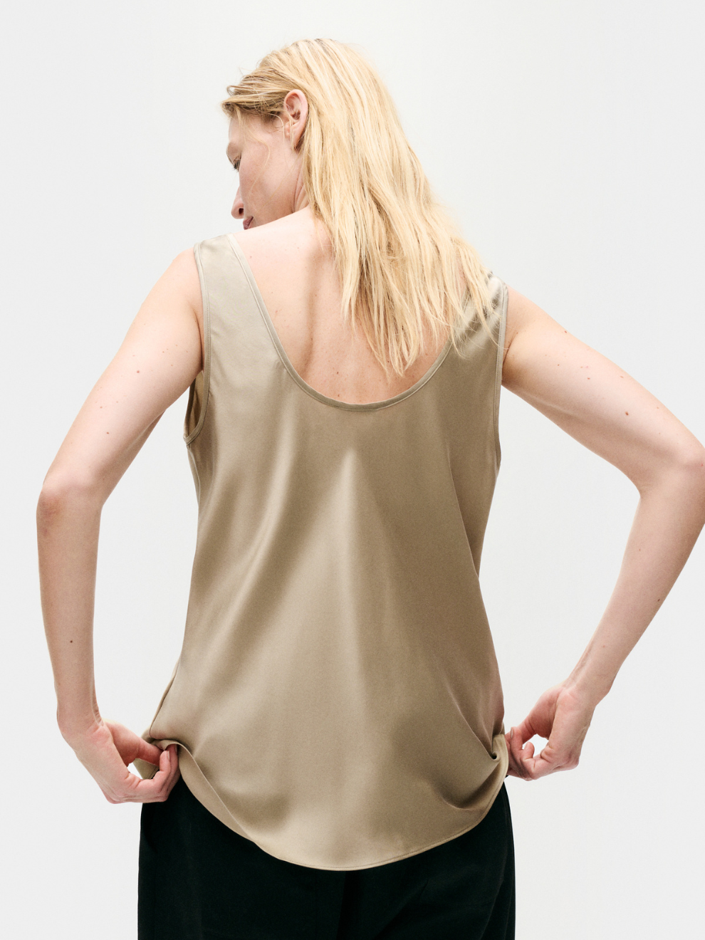 Scoop Neck Tank in Graphite