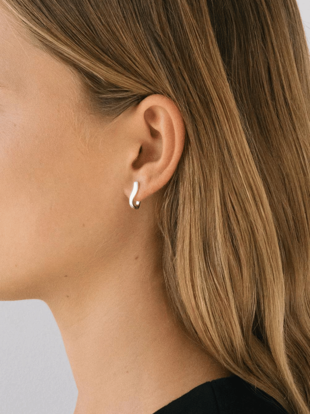 Vague Hoops in Silver