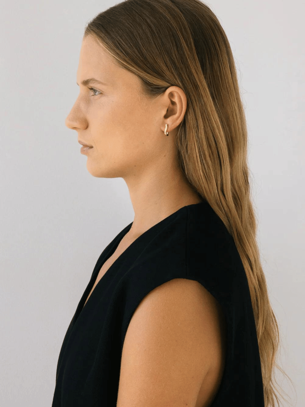 Vague Hoops in Gold