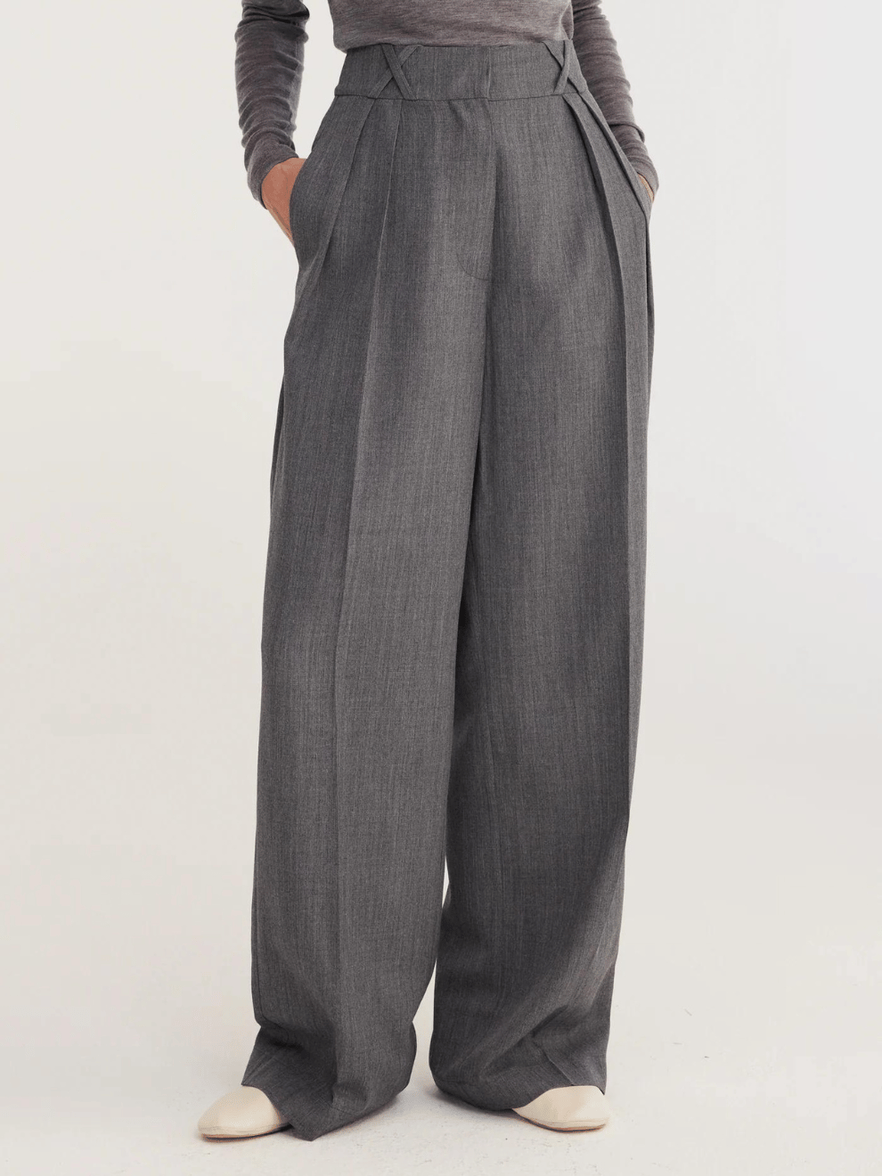 +(Plūs) Wide two-pleat trousers Dark gra Plūs) Wide two-pleat trousers Dark gra Double Pleat Wide Leg