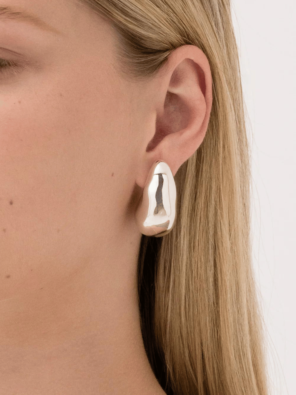 Volume Hoops Large in Silver