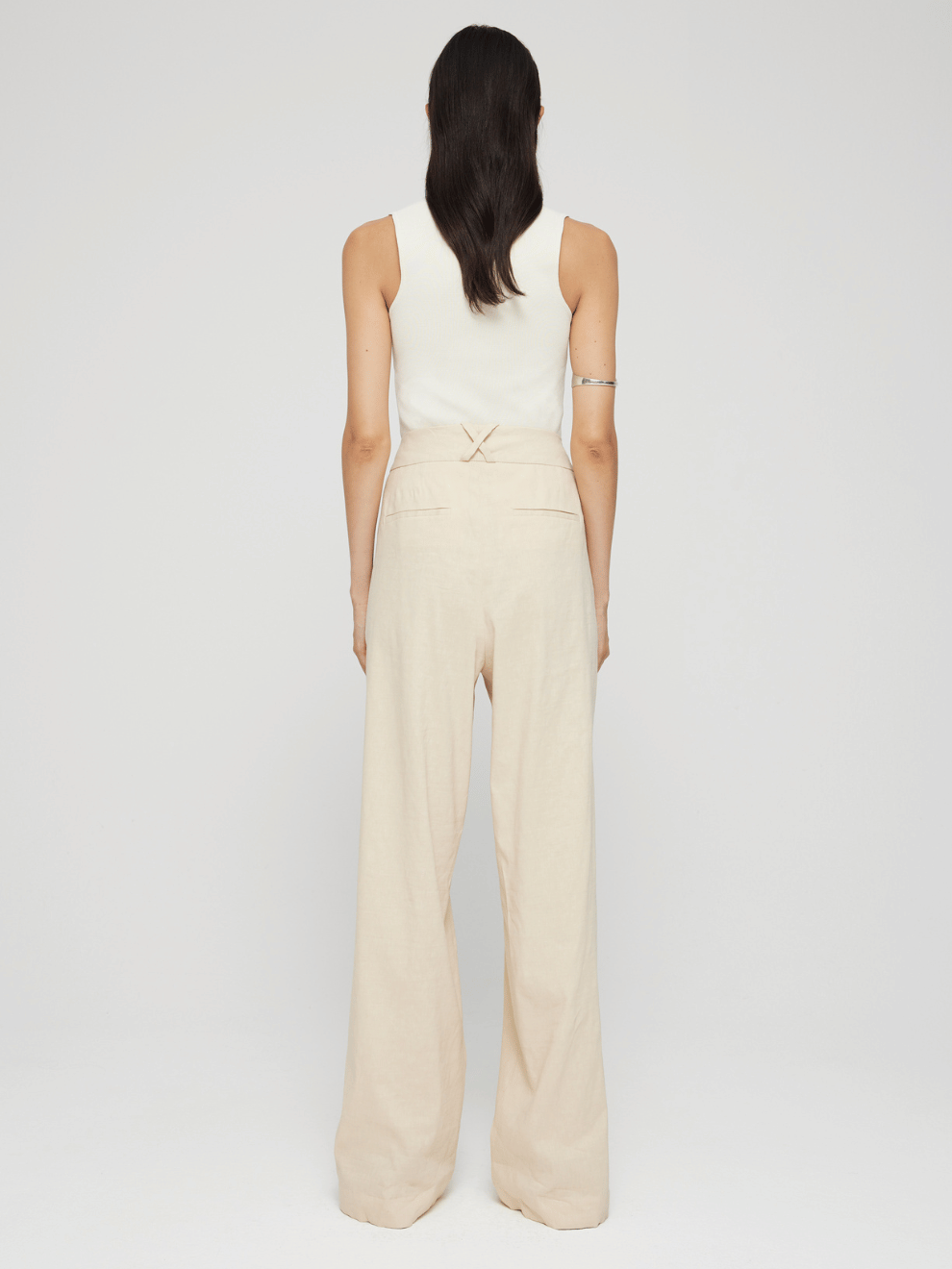 Bustier-Shaped Knitted Tanktop in Off-White