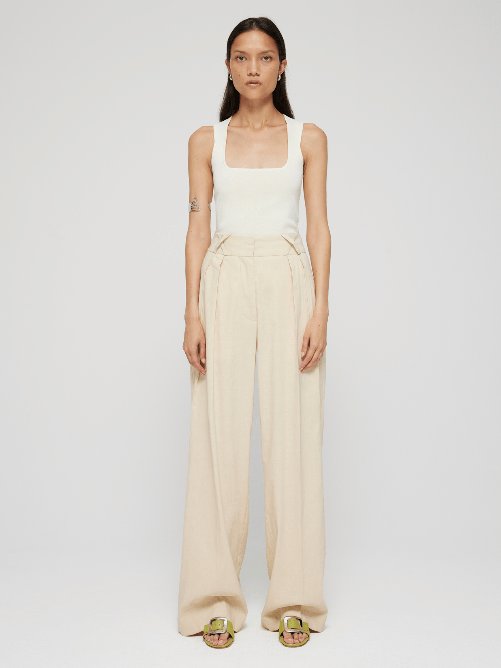 Bustier-Shaped Knitted Tanktop in Off-White