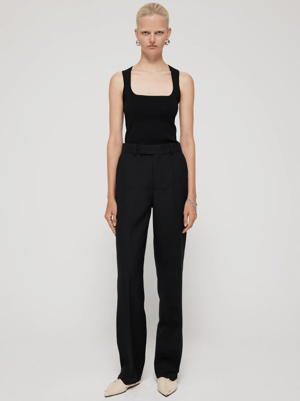 Bustier-Shaped Knitted Tanktop in Noir
