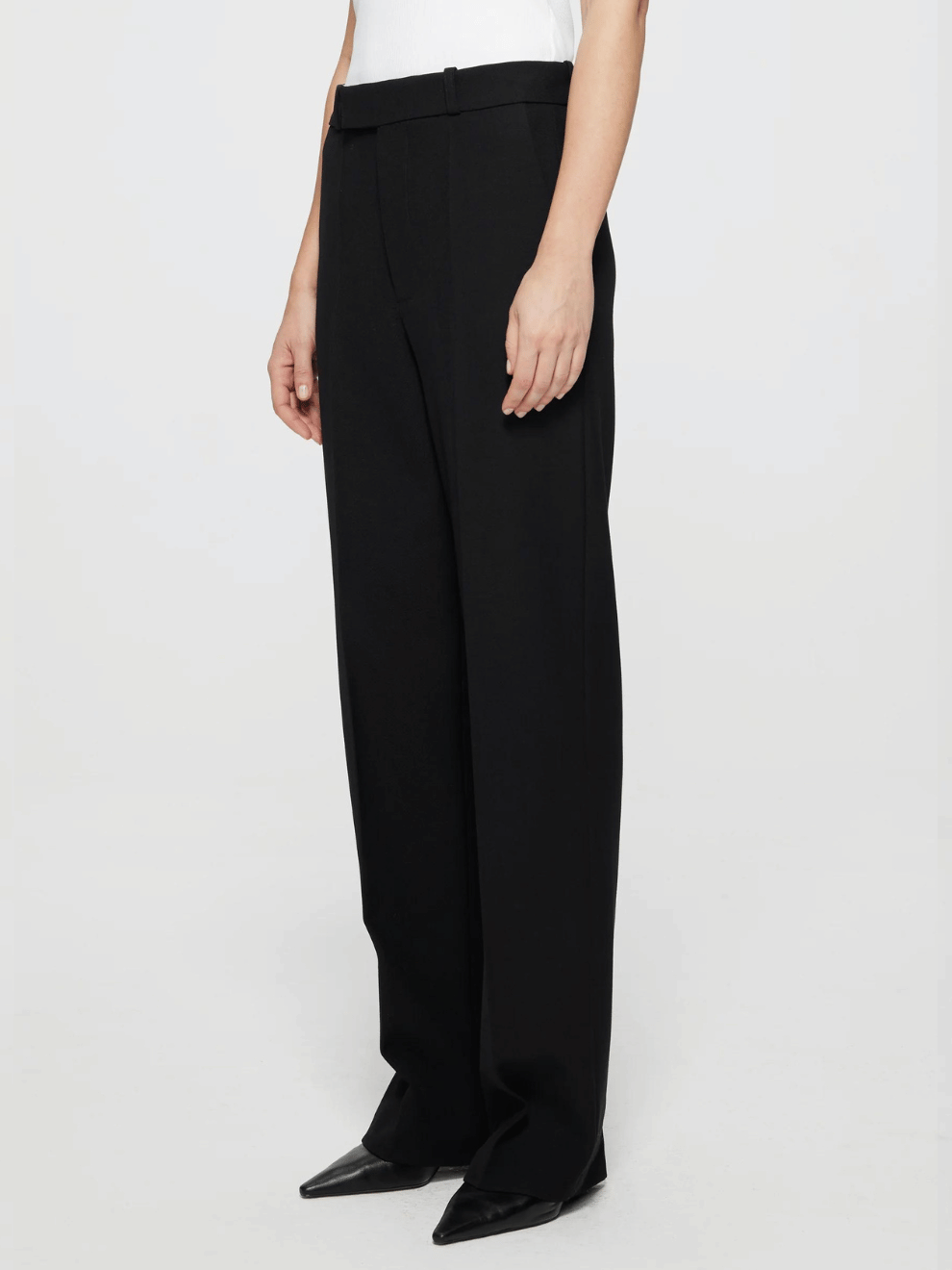 Straight Leg Tailored Trousers in Noir