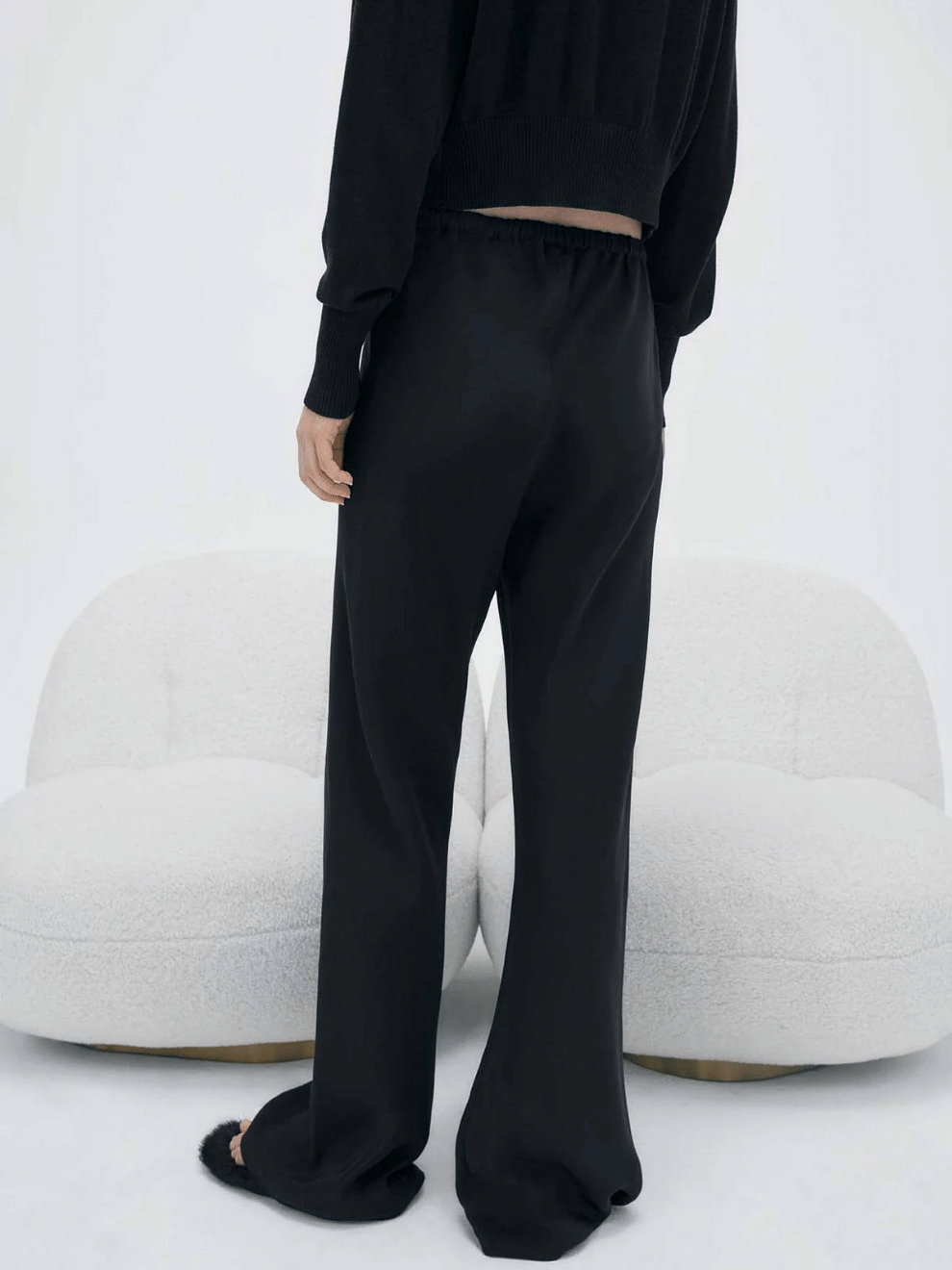 Cropped Cardigan in Black