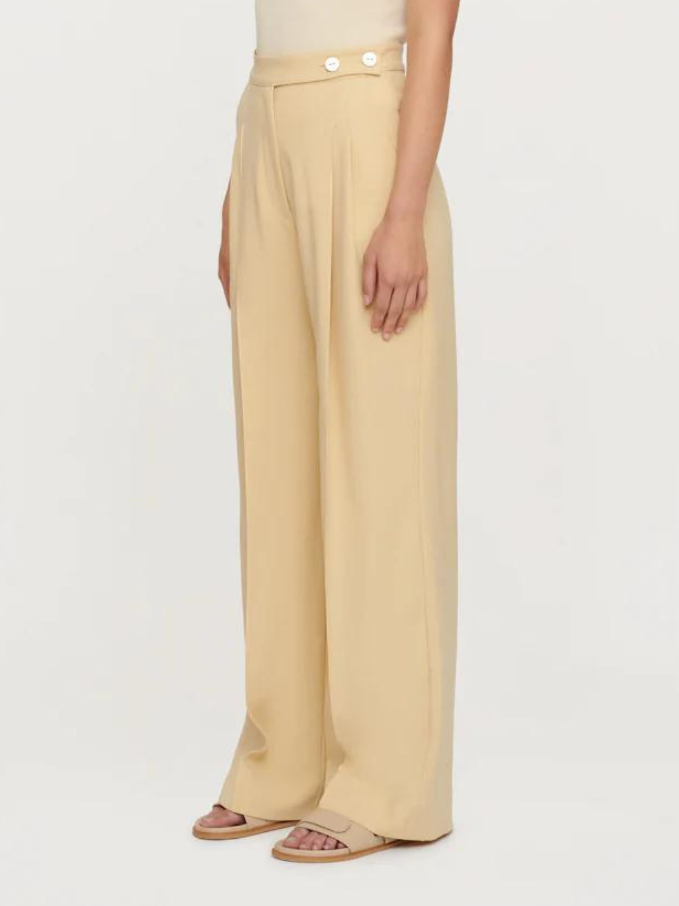 Billie Pleat Trouser in Butter
