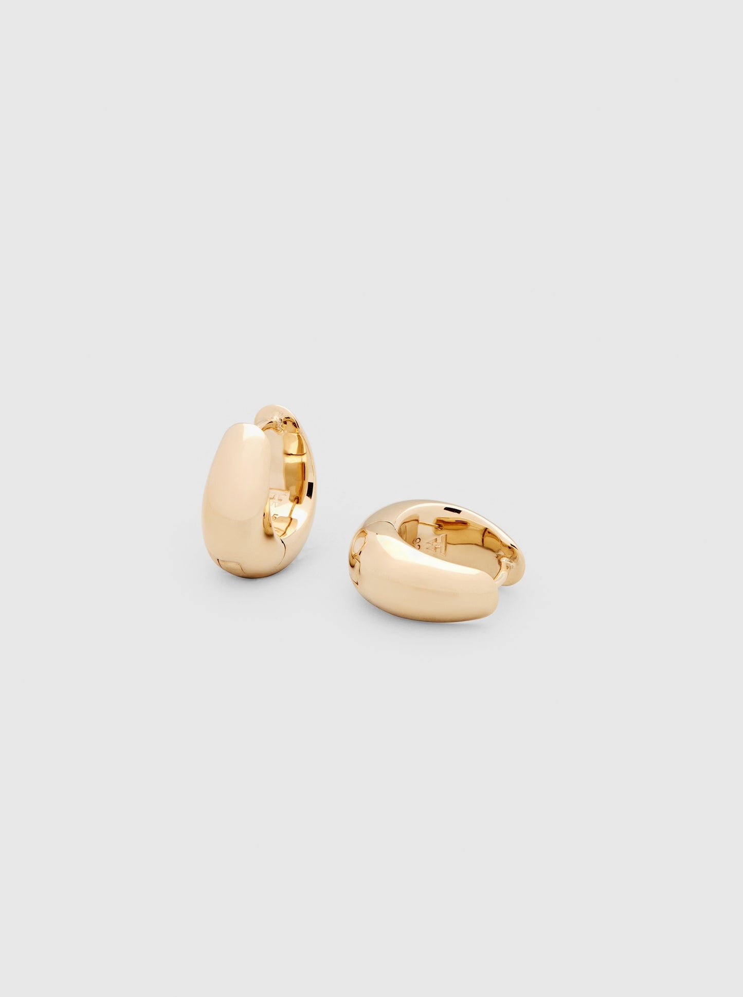 Tom wood Earrings Ice Hoop Small in Gold