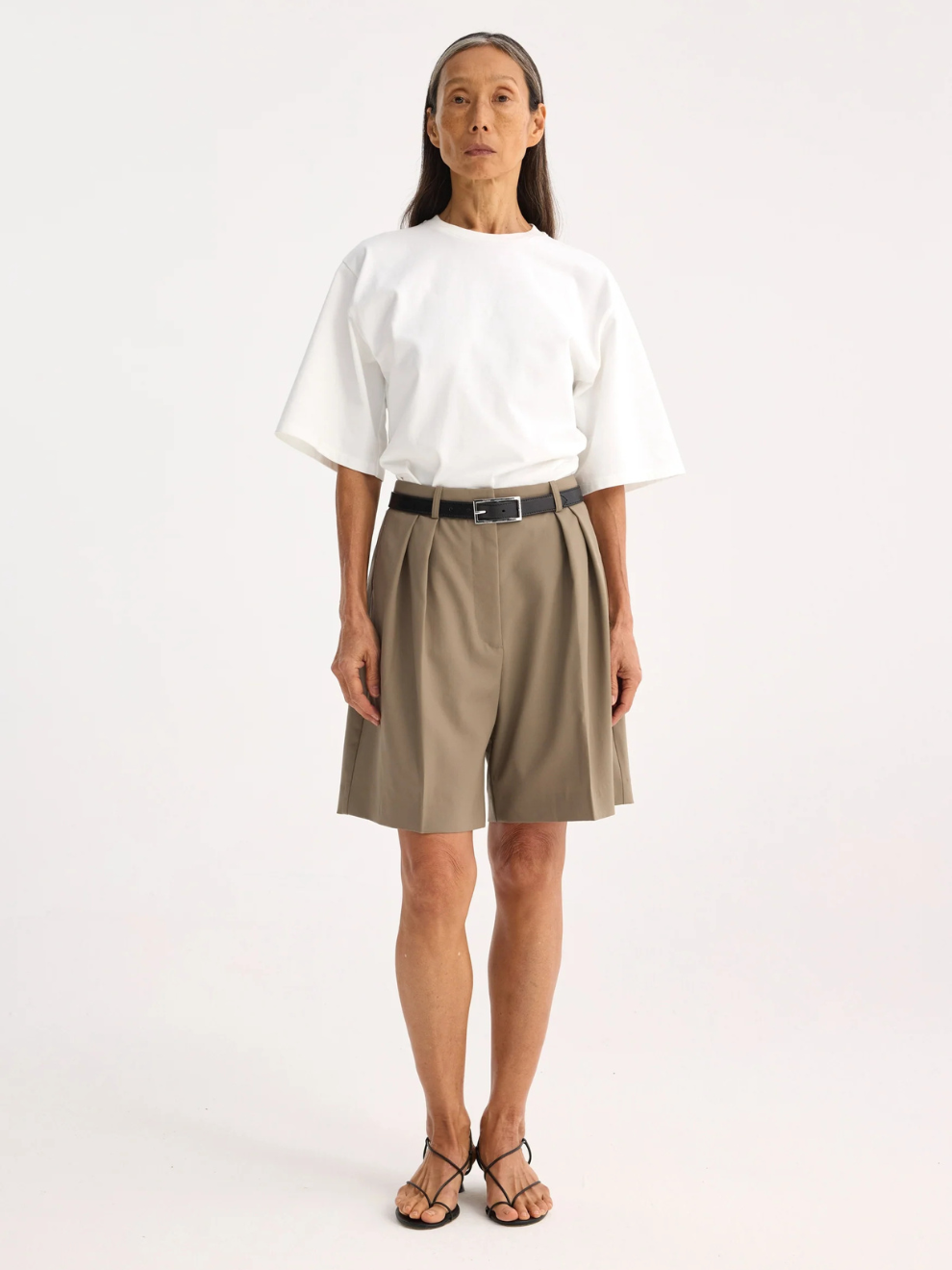 Tailored Wide Leg Shorts in Khaki