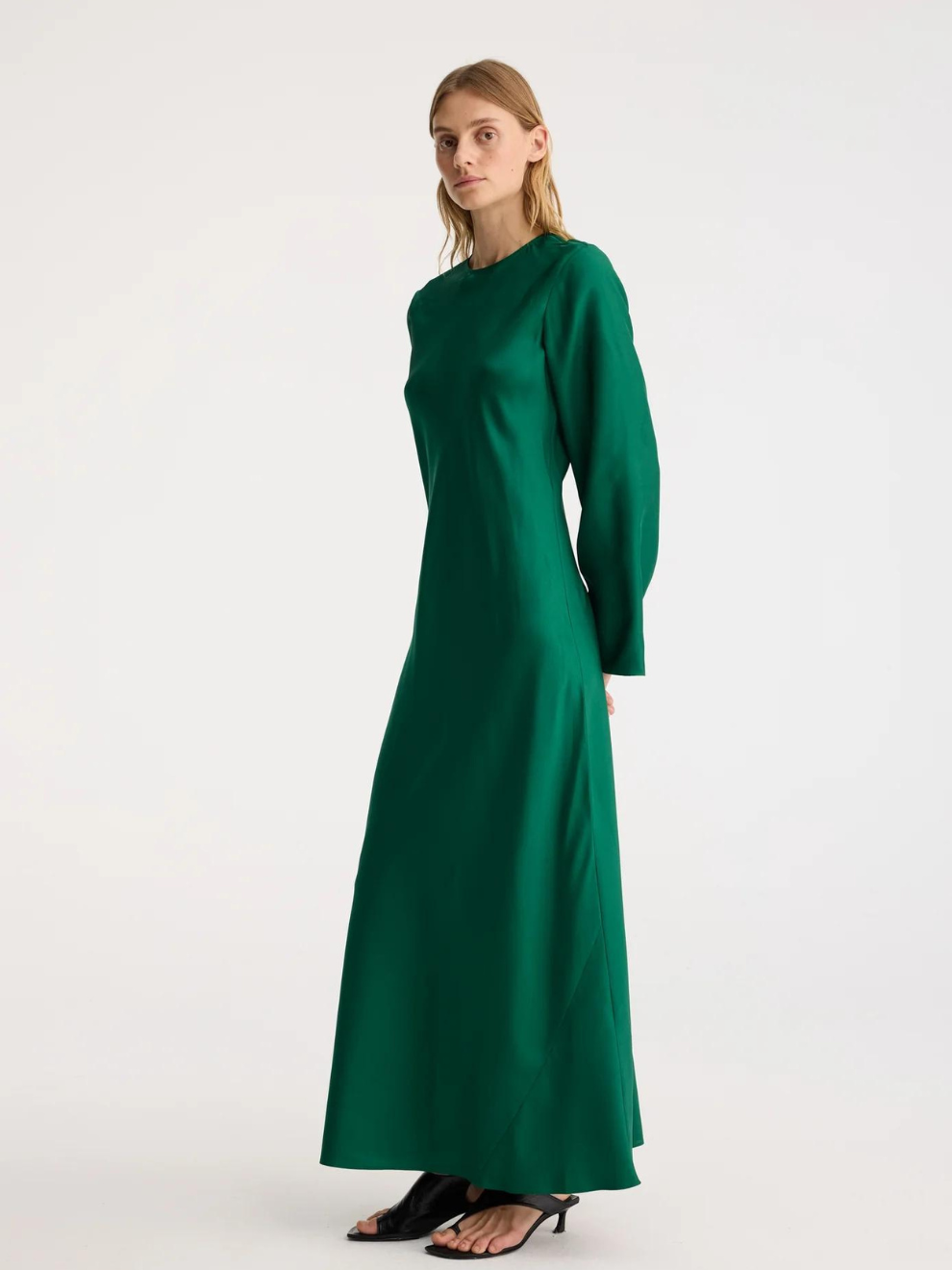 Minimal wide sleeved silk dress in Emerald