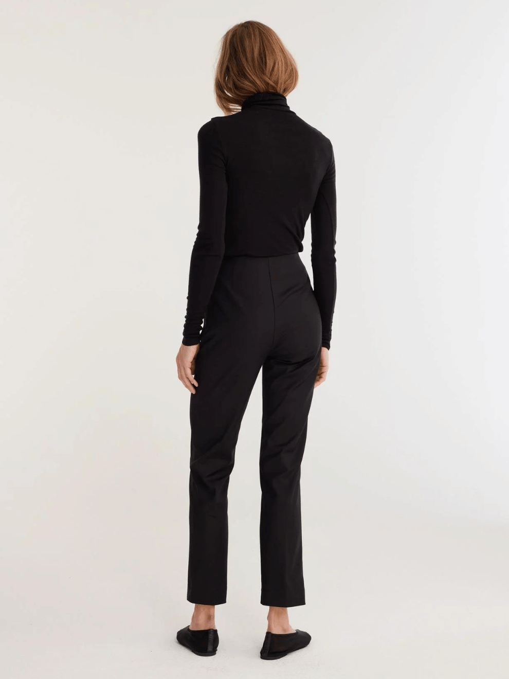 Cigarette Leg Trousers in Black