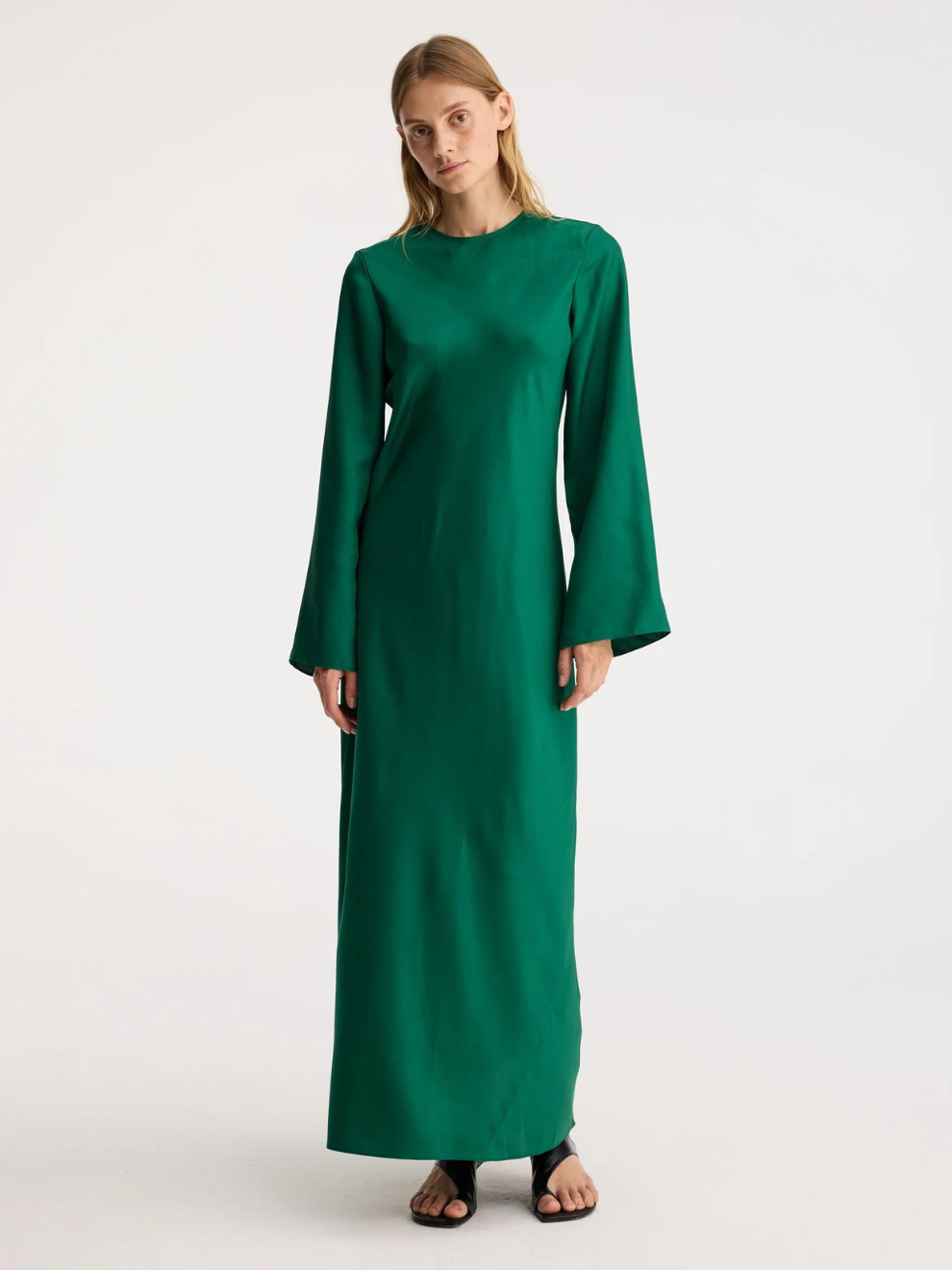 Minimal wide sleeved silk dress in Emerald