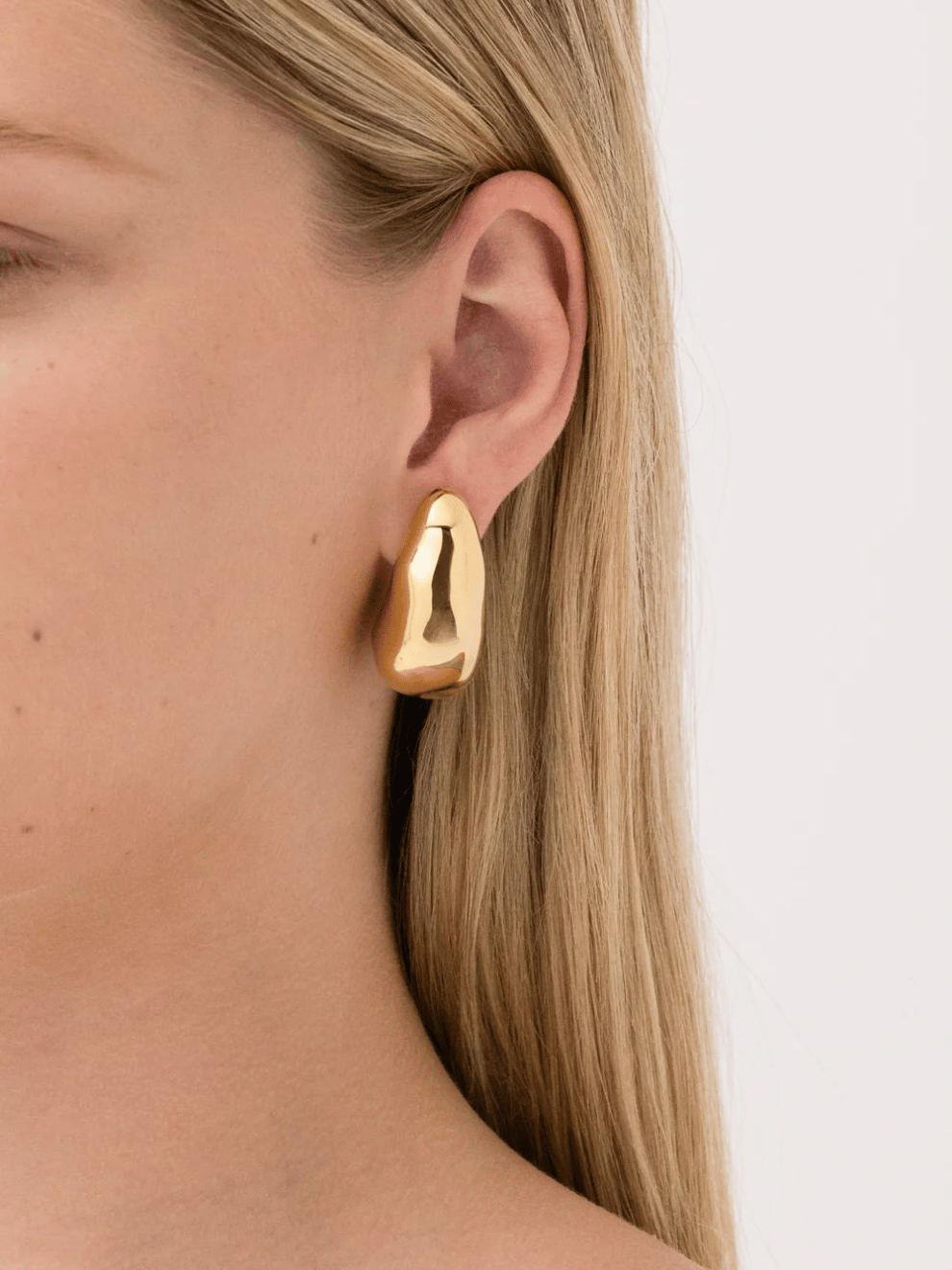 Volume Hoops Large in Gold