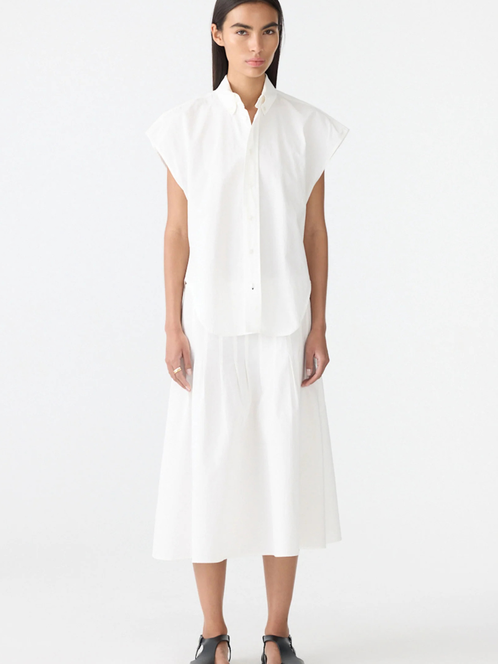 Crushed Cotton Sleeveless Shirt in Natural white