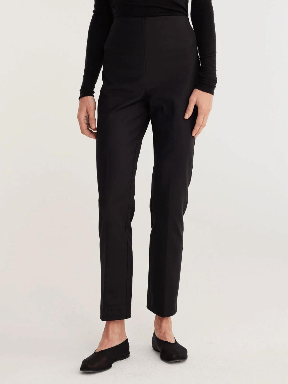 Cigarette Leg Trousers in Black