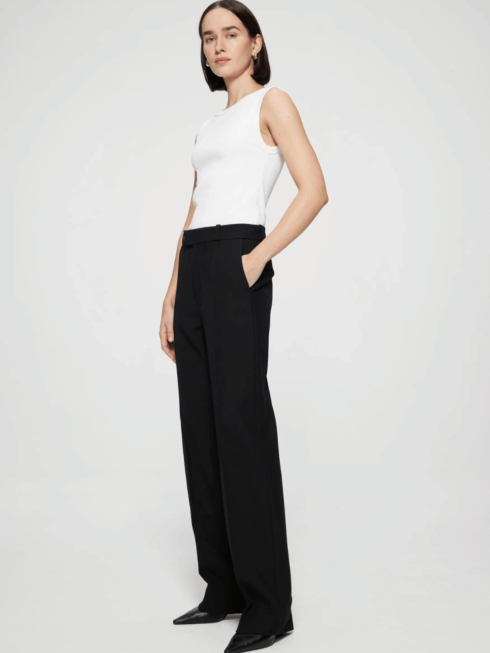 Straight Leg Tailored Trousers in Noir